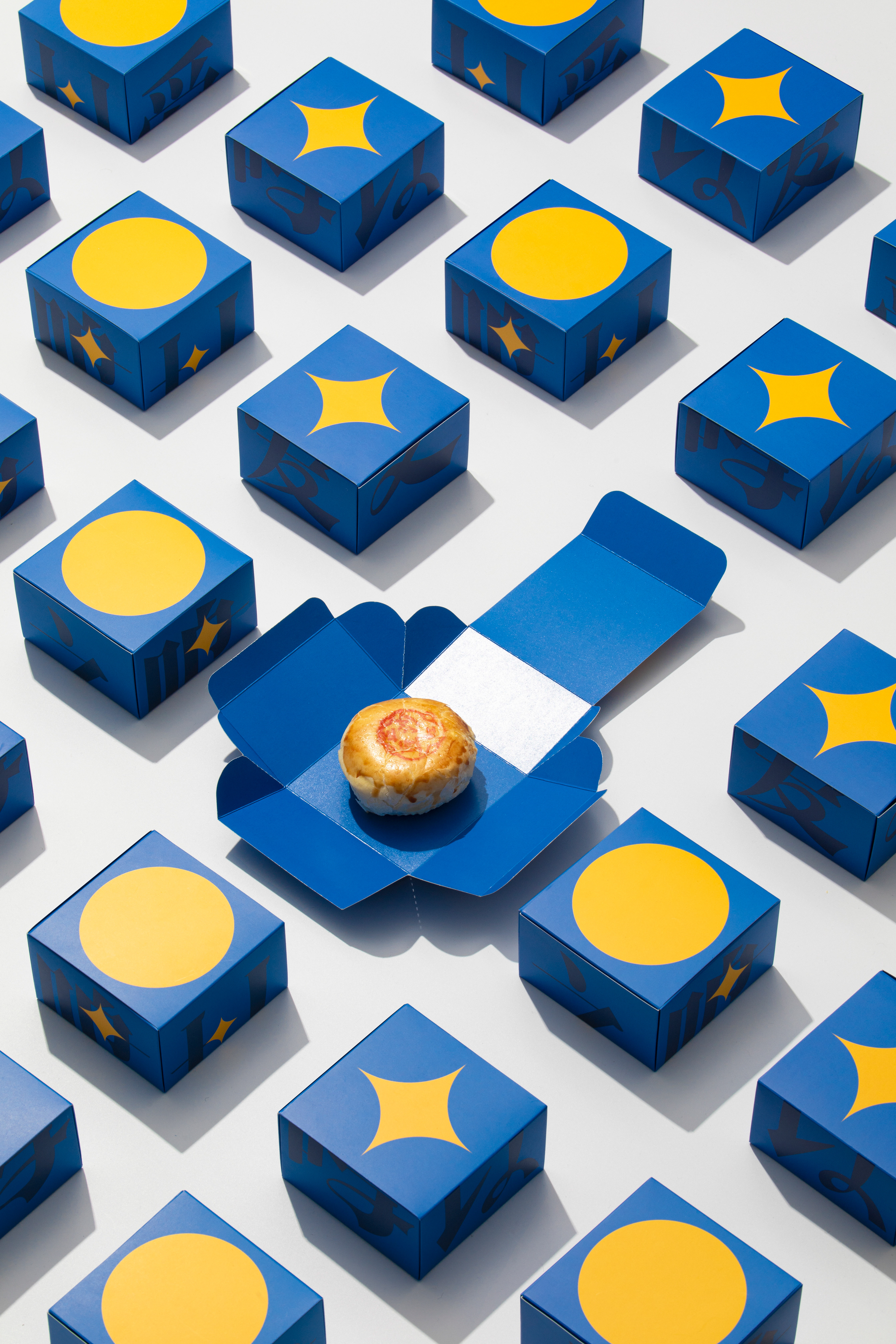 Blue boxes with star and moon graphics neatly arranged.